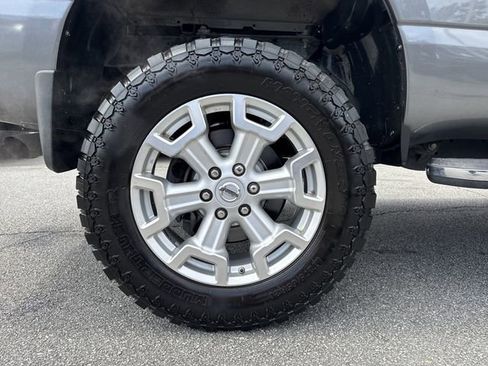 Used 2017 Nissan Titan SL AWD/4WD image 17