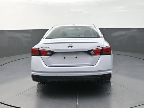Used 2024 Nissan Altima 2.5 SR FWD image 7