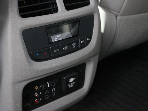 Used 2016 Honda Pilot Touring image 21