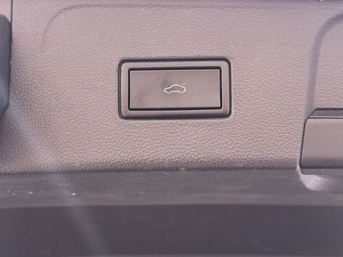 Used 2021 Volkswagen Atlas SE w/ Panoramic Sunroof Package image 5