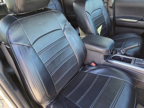 Used 2021 Toyota Tacoma TRD Sport image 32