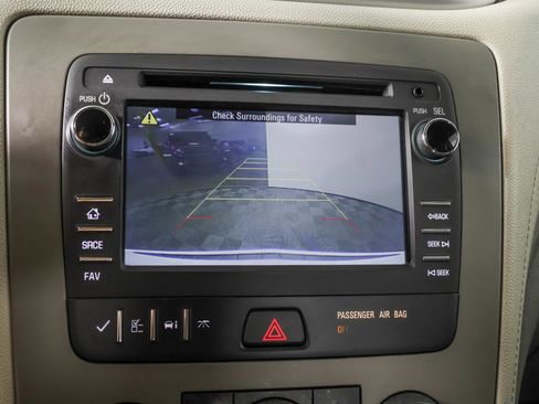 Used 2017 Chevrolet Traverse LS FWD image 8