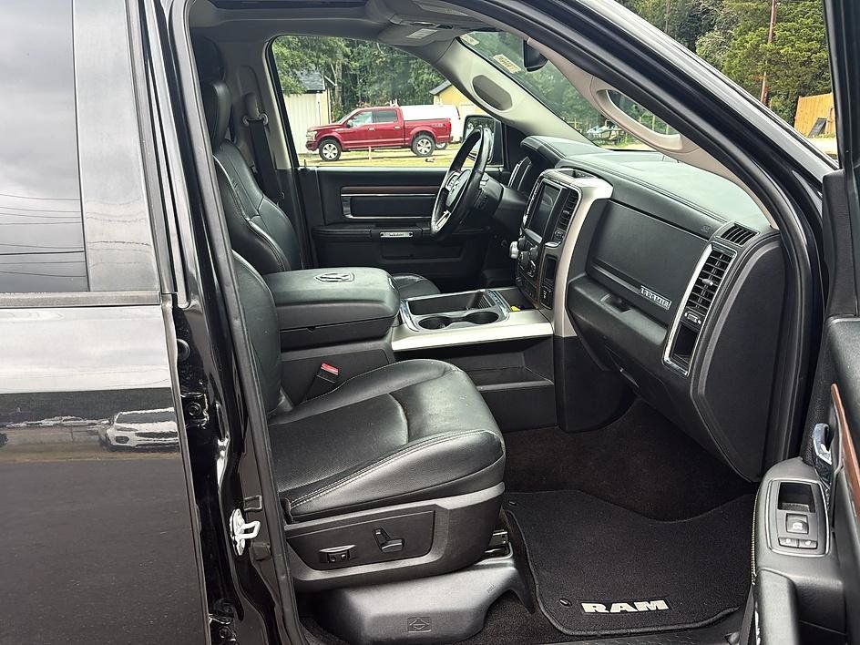 Used 2017 RAM 1500 Laramie w/ Convenience Group AWD/4WD image 37