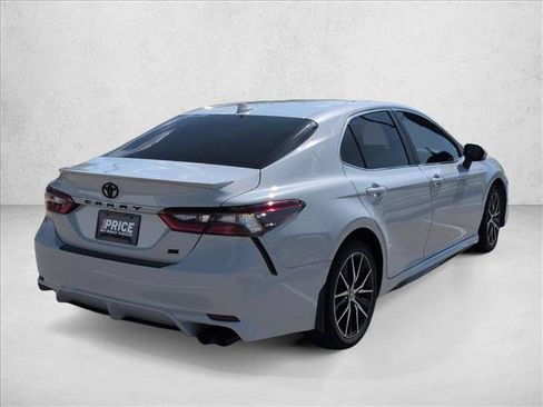 Used 2024 Toyota Camry SE w/ Convenience Package FWD image 5