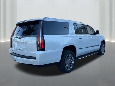 Used 2017 Cadillac Escalade ESV 2WD image 5