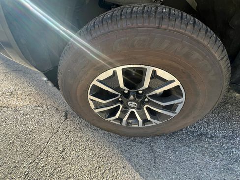 Used 2023 Toyota Tacoma 2WD Double Cab image 28