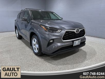 Certified 2022 Toyota Highlander LE
