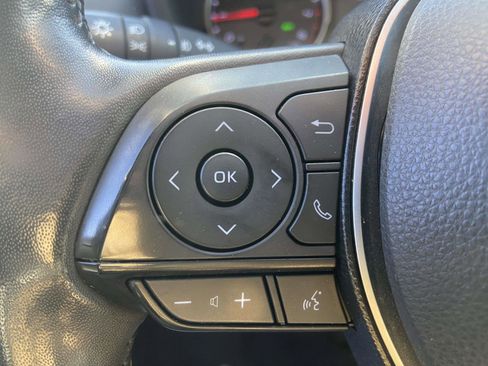 Used 2020 Toyota RAV4 XLE image 23