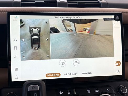 New 2026 Land Rover Defender 110 X-Dynamic SE image 25