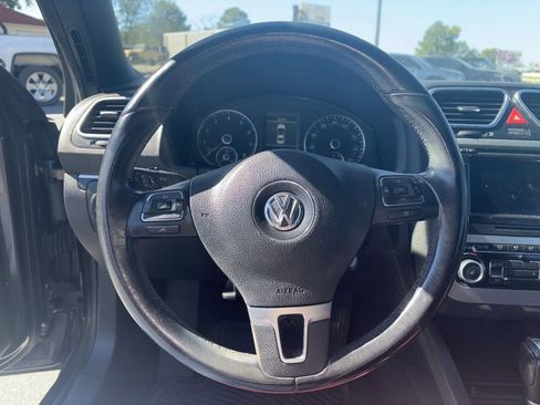 Used 2012 Volkswagen Eos Executive image 9