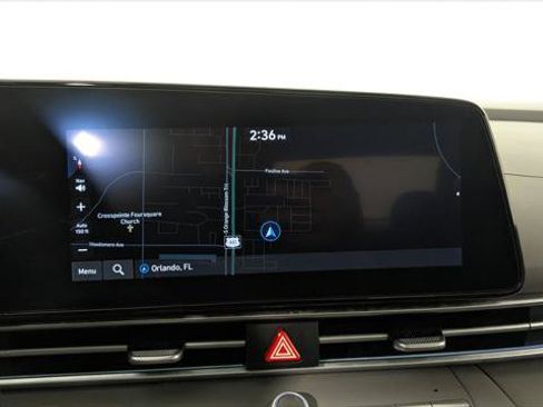 Used 2025 Hyundai Elantra SEL FWD image 31