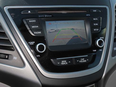 Used 2015 Hyundai Elantra Limited image 32