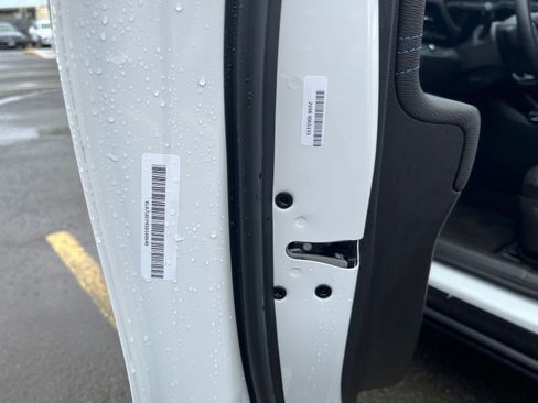 Used 2025 Buick Envista Sport Touring image 30