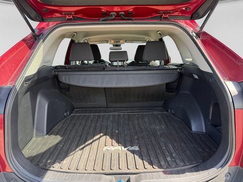Used 2019 Toyota RAV4 LE w/ All Weather Liner Package AWD/4WD image 41