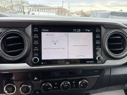 Used 2023 Toyota Tacoma TRD Off-Road image 21