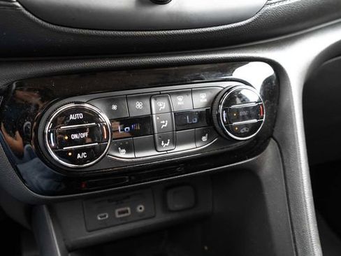 Used 2021 Buick Encore GX Essence w/ Advanced Technology Package image 20