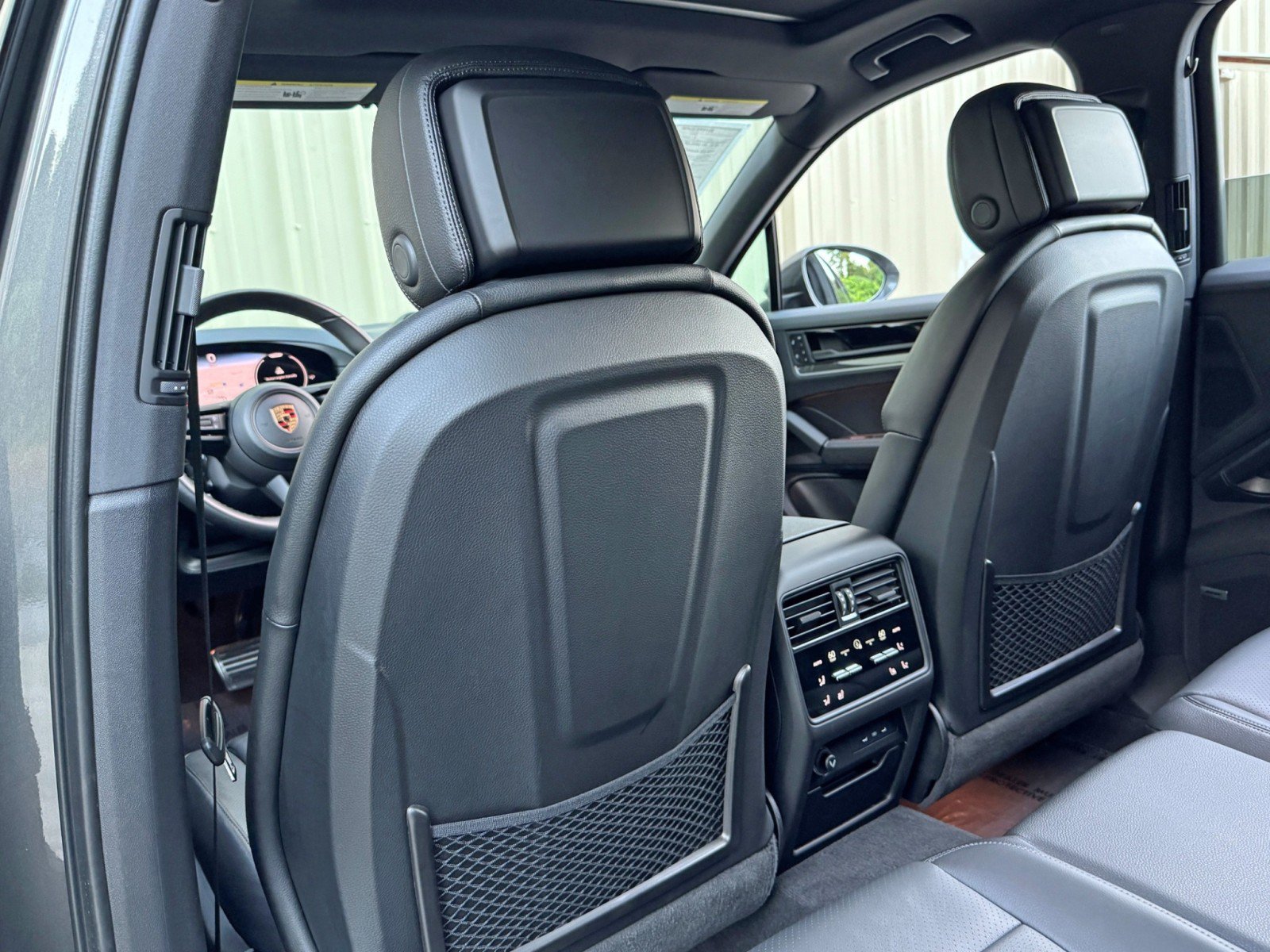 Used 2024 Porsche Cayenne S w/ Premium Package Plus AWD/4WD image 39