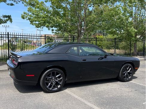 Used 2021 Dodge Challenger SXT w/ Blacktop Package image 4