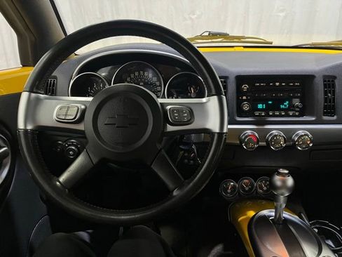 Used 2004 Chevrolet SSR w/ Preferred Equipment Group RWD image 20