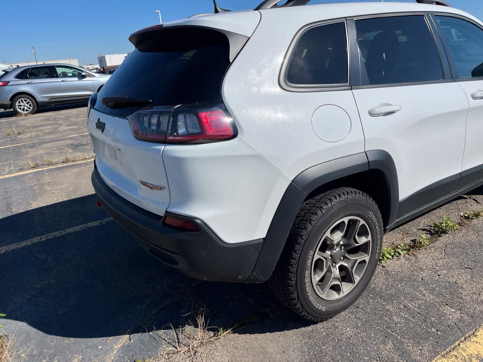 Used 2020 Jeep Cherokee Trailhawk w/ Cold Weather Group AWD/4WD image 12