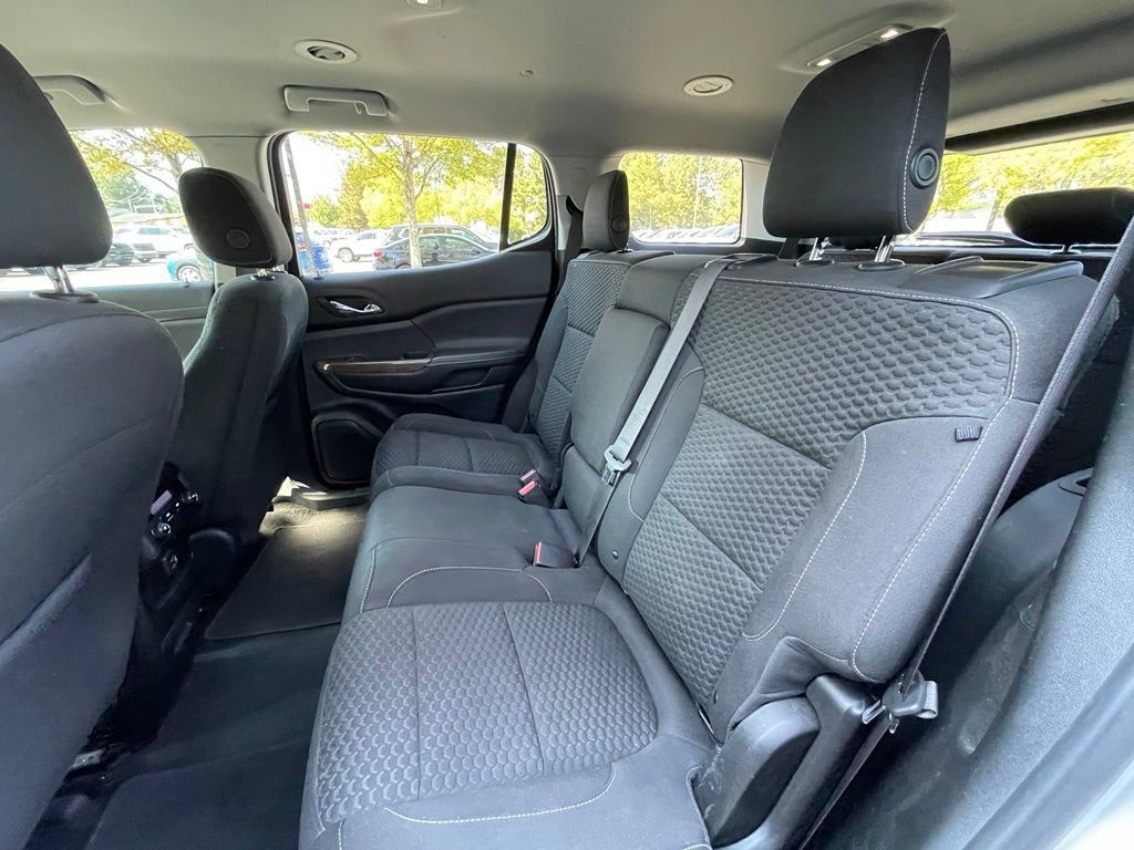 Used 2019 GMC Acadia SLE FWD image 27