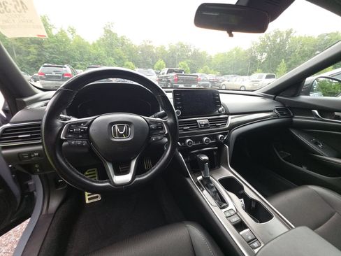 Used 2022 Honda Accord Sport image 2