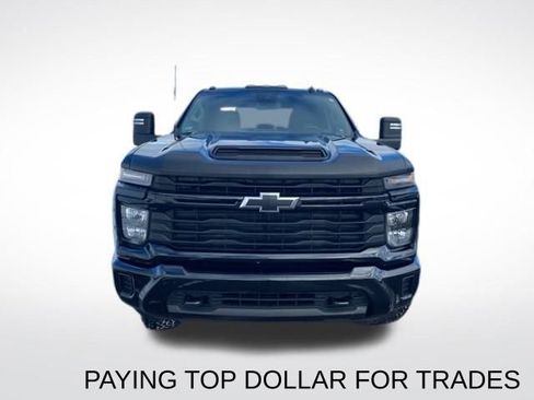 Used 2024 Chevrolet Silverado 2500 Custom w/ Custom Value Package image 9