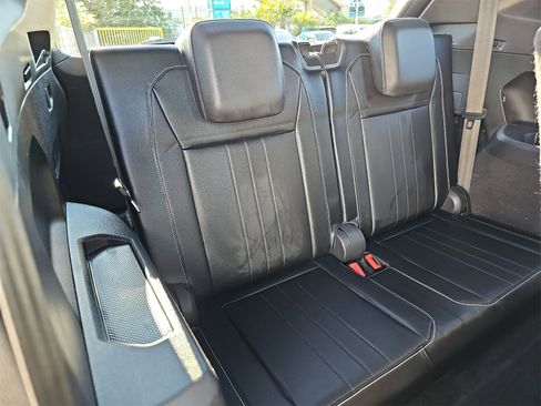 Certified 2022 Volkswagen Tiguan SE R-Line image 12