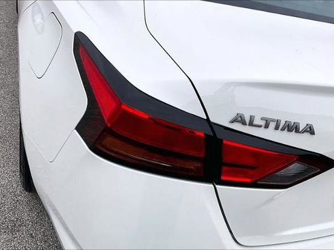 Certified 2025 Nissan Altima 2.5 SV FWD image 28