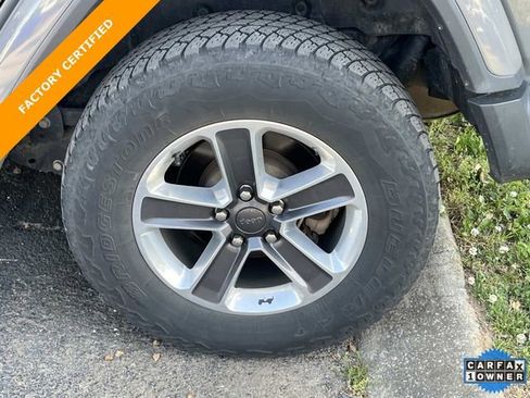 Used 2018 Jeep Wrangler Unlimited Sahara AWD/4WD image 9