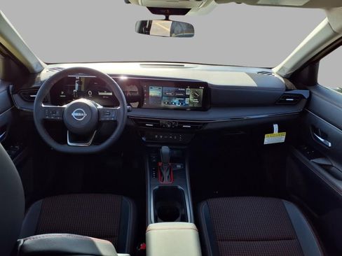 Certified 2025 Nissan Kicks SR image 4