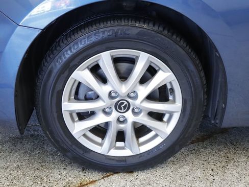 Used 2017 MAZDA MAZDA3 Sport FWD image 16