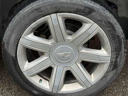 Used 2017 Cadillac Escalade ESV Luxury image 13