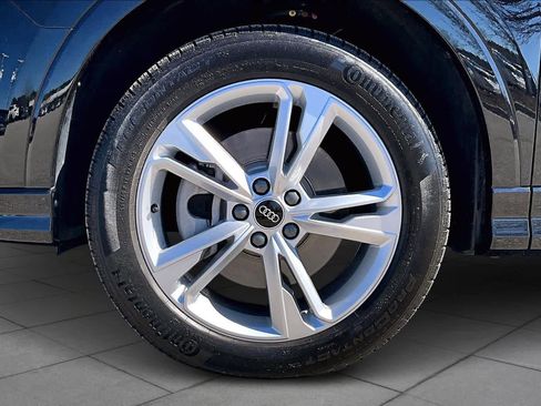 Used 2024 Audi Q3 2.0T Premium Plus image 11