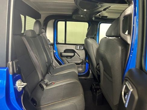 Used 2024 Jeep Gladiator Sport AWD/4WD image 26