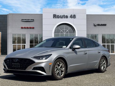 Used 2023 Hyundai Sonata SEL FWD image 2
