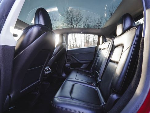 Used 2024 Tesla Model Y Performance image 28