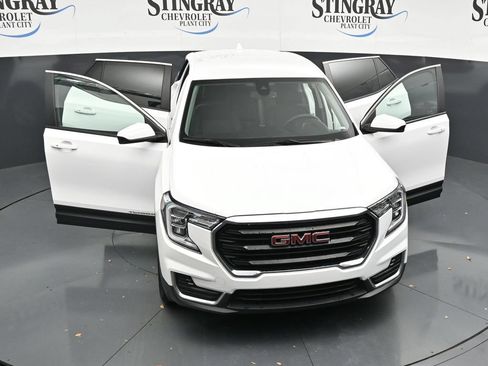 Used 2024 GMC Terrain SLE FWD image 25