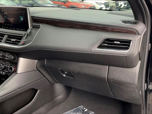 Used 2024 Chevrolet Tahoe Z71 w/ Luxury Package image 15