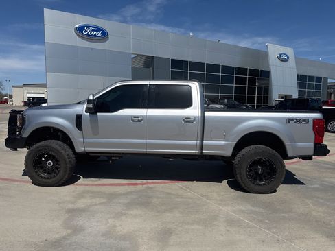 Used 2022 Ford F250 Lariat w/ Lariat Ultimate Package image 9