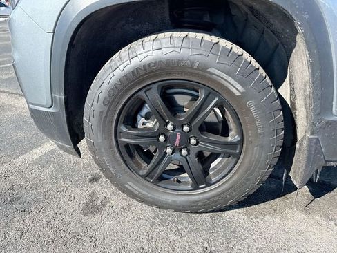 Used 2023 GMC Acadia AT4 w/ Technology Package image 10