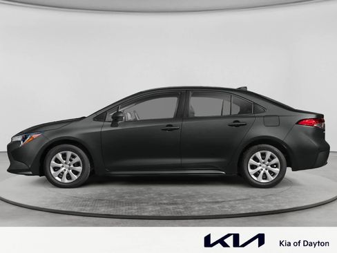 Used 2022 Toyota Corolla LE FWD image 3
