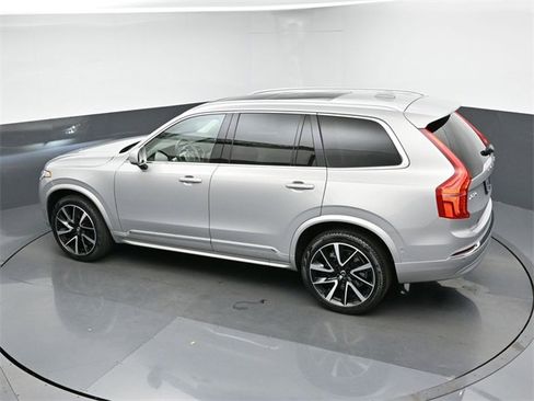 Used 2023 Volvo XC90 B6 Plus image 47