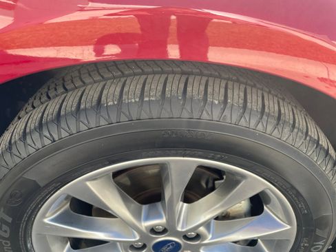 Used 2017 Ford Fusion SE w/ Fusion SE Technology Package image 24