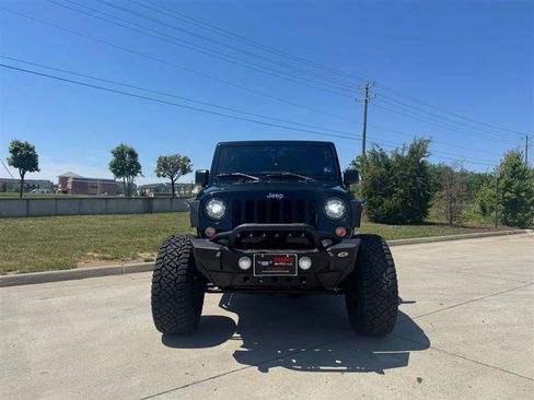 Used 2018 Jeep Wrangler Unlimited Rubicon w/ Connectivity Group AWD/4WD image 33