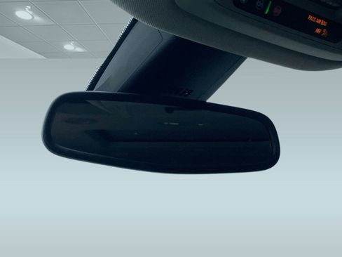 Used 2020 Buick Enclave Premium w/ Sun and Sites Package image 20