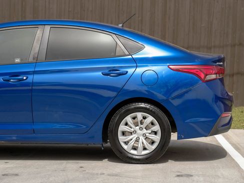 Used 2020 Hyundai Accent SE w/ Cargo Package image 17