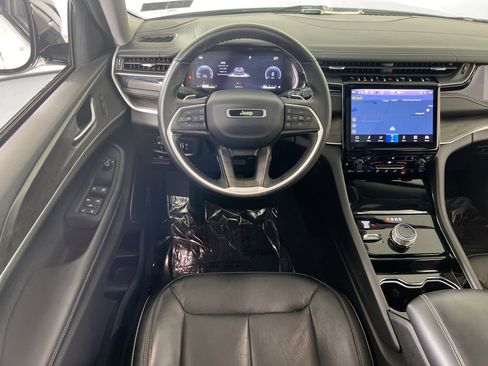 Used 2022 Jeep Grand Cherokee Limited image 22