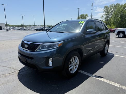 Used 2014 Kia Sorento LX AWD/4WD image 4