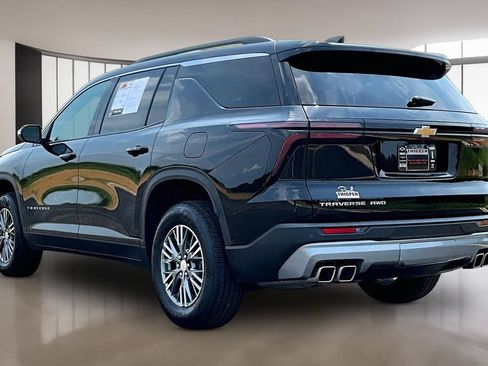Used 2025 Chevrolet Traverse LT AWD/4WD image 4